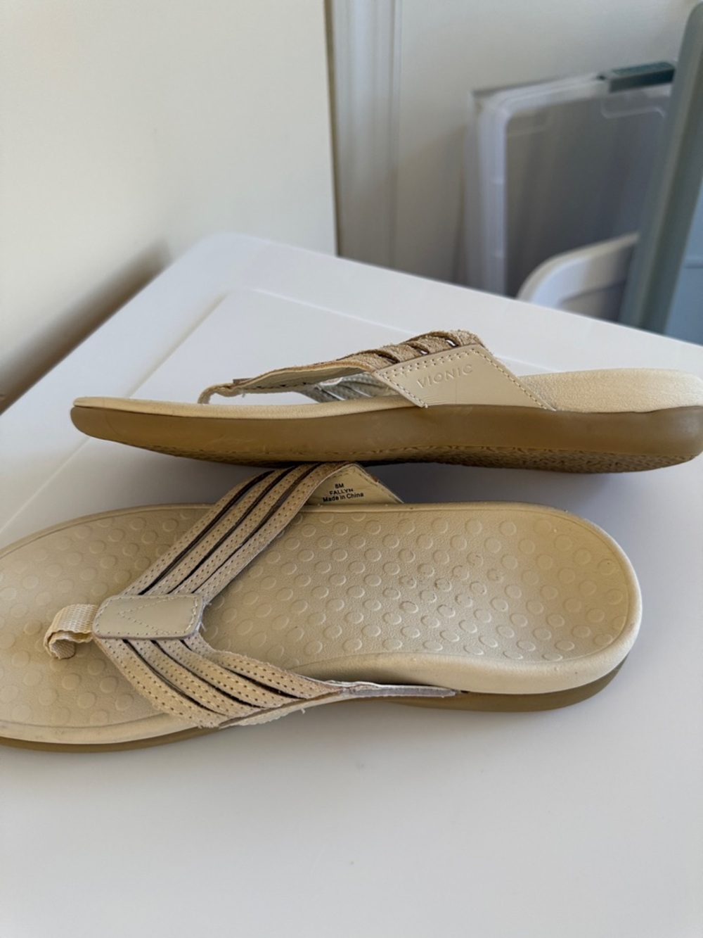 Vionic Women's Beige/Tan Supportive Flip Flop Sandals